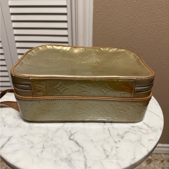 AUTH Louis Vuitton Murray gold Vernis Monogram Backpack - Picture 9 of 16